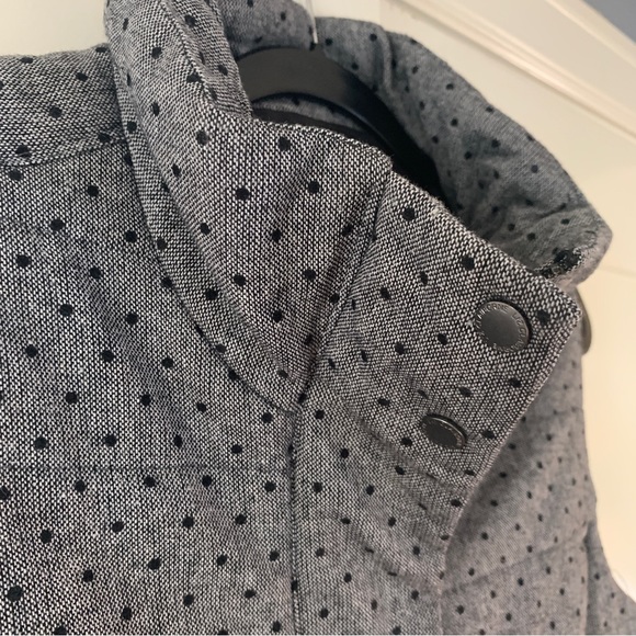 Fun and Cozy Liz Claiborne Polka Dot Vest - Picture 10 of 10
